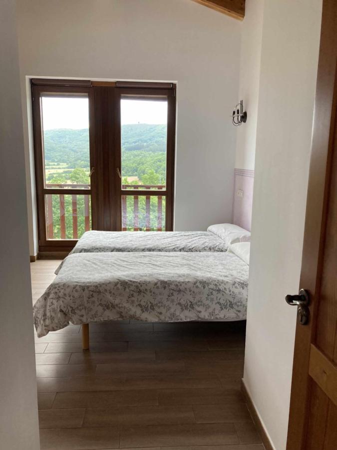Apartment with Mountain View