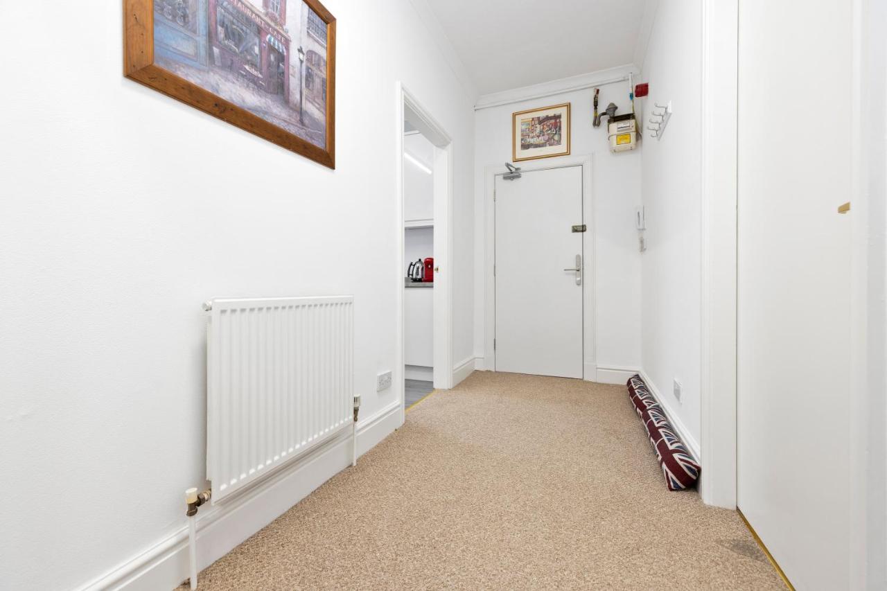 JOIVY Modern Flat on Rose Street - B&B Edimburgo
