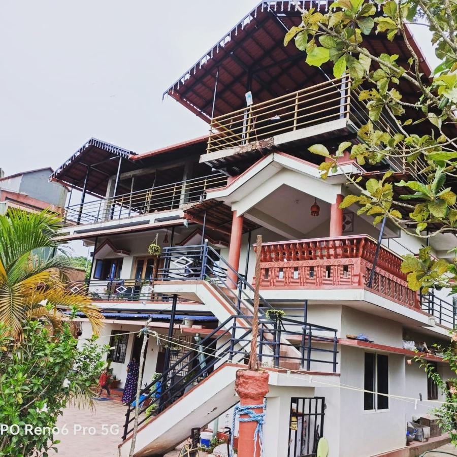 B&B Madikeri - Coorg girinivas homestay 102 - Bed and Breakfast Madikeri