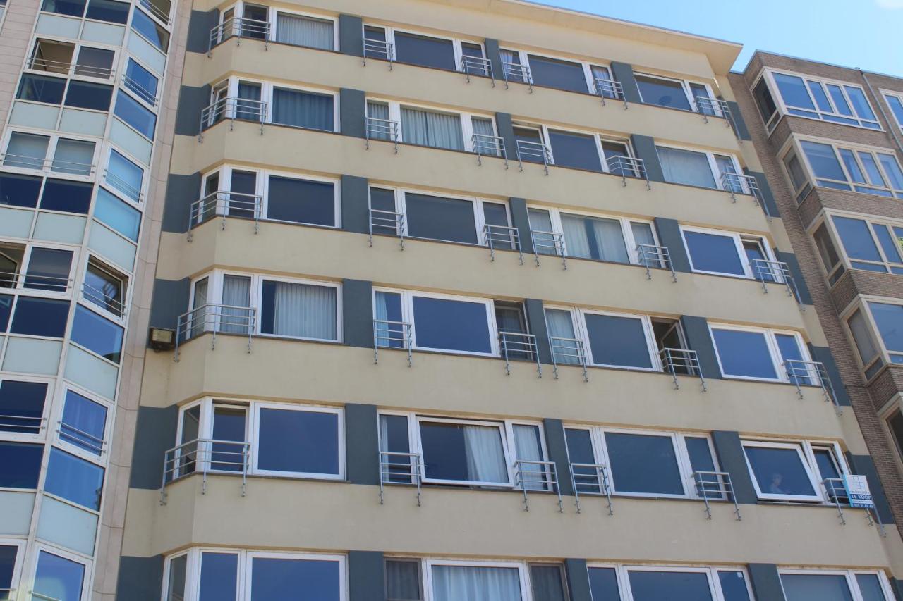 Sea view apartment Mariakerke-Bad - La Brise - B&B