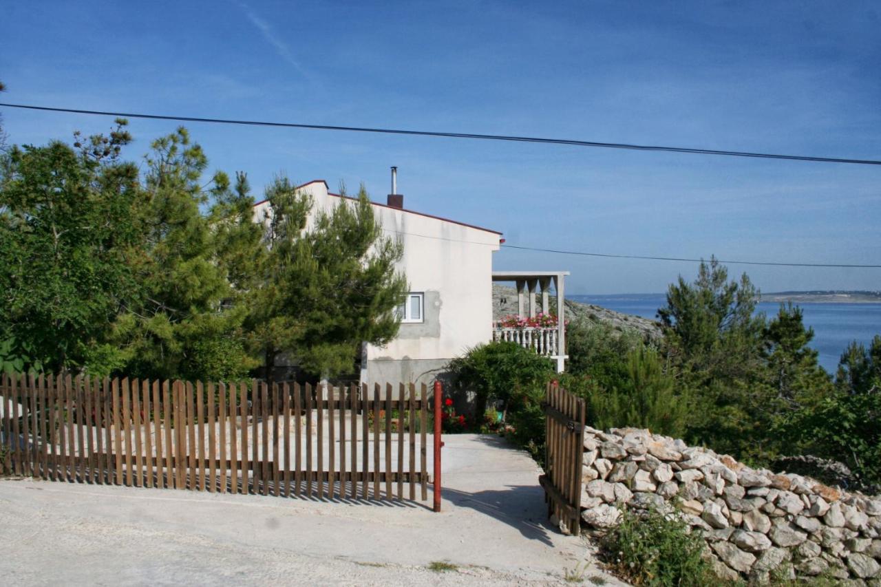 B&B Povljana - Apartments with a parking space Cove Smokvica, Pag - 4137 - Bed and Breakfast Povljana