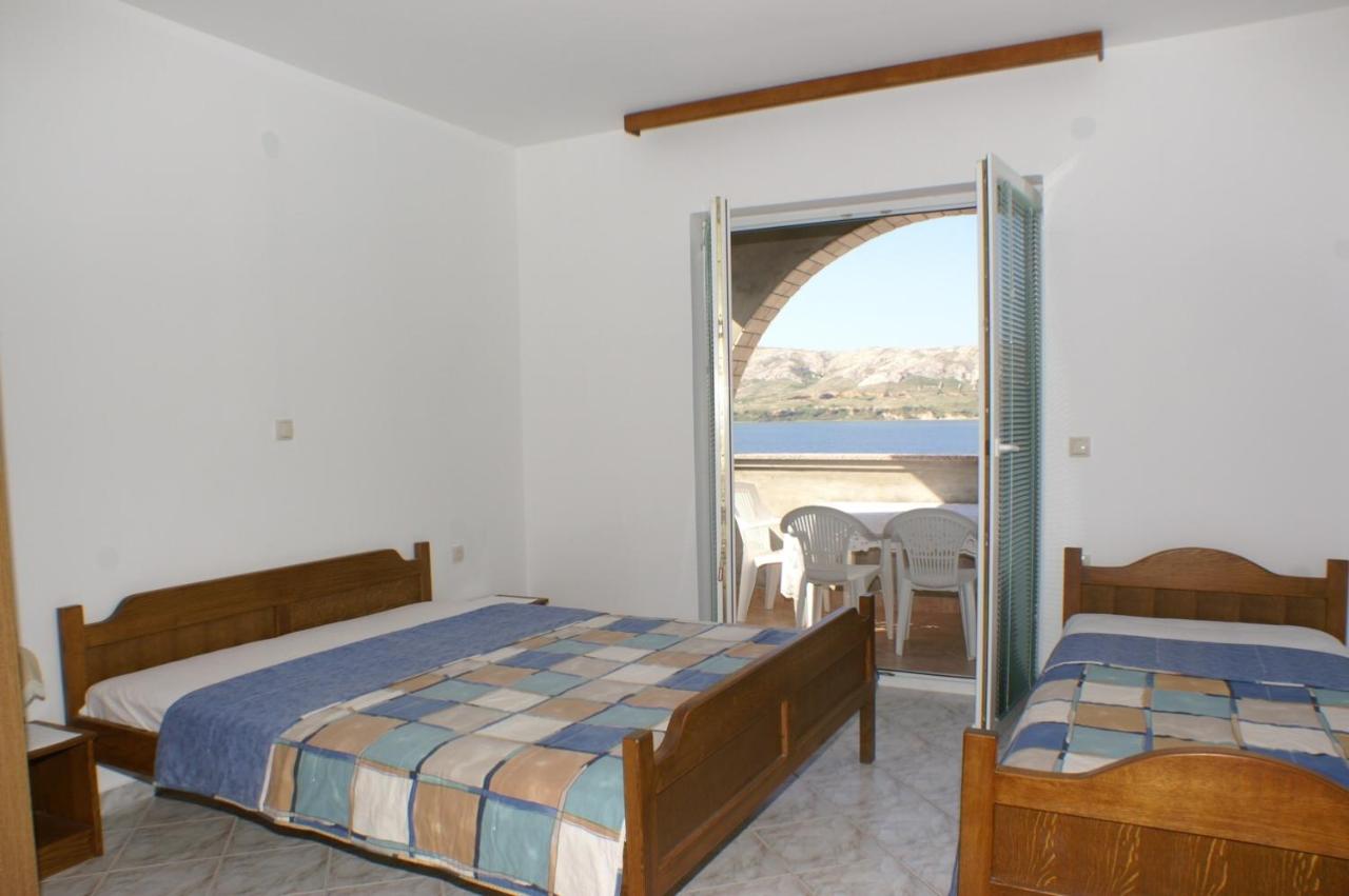 Apartamento de 2 dormitorios con terraza y vistas al mar