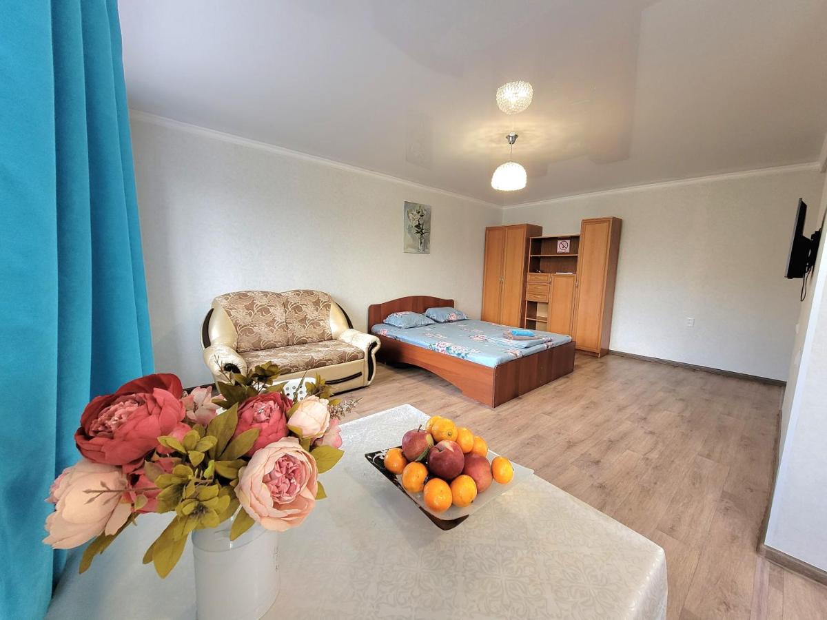 B&B Kokshetau - 1 комн. Апартаменты на Абая 122 - Bed and Breakfast Kokshetau