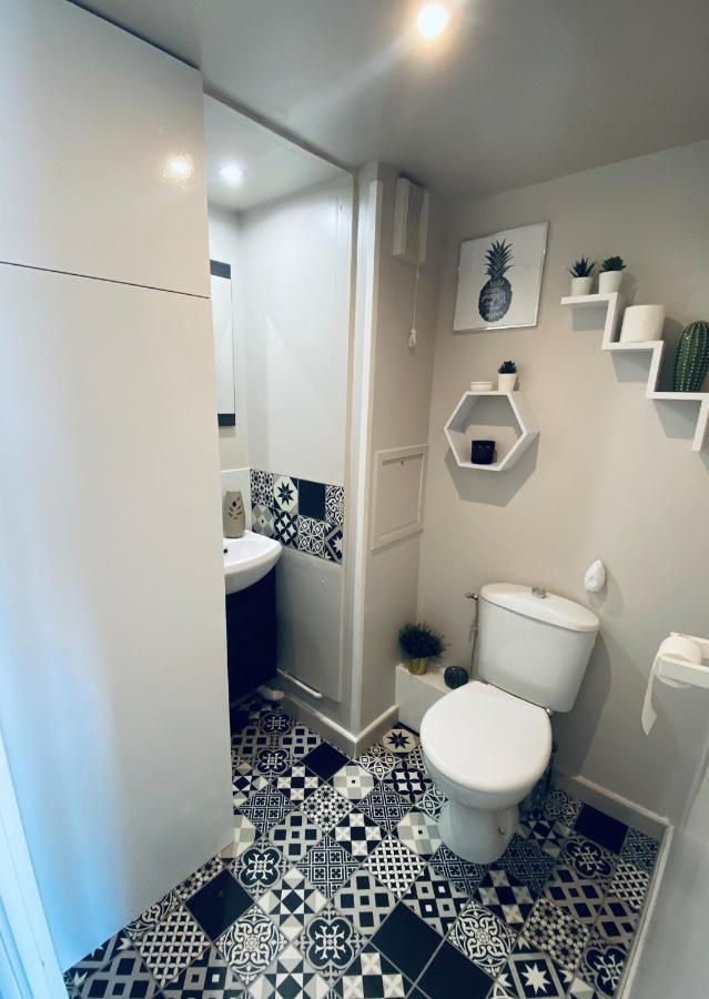 Shopping Center by Plaza - Proche Disneyland Paris - B&B