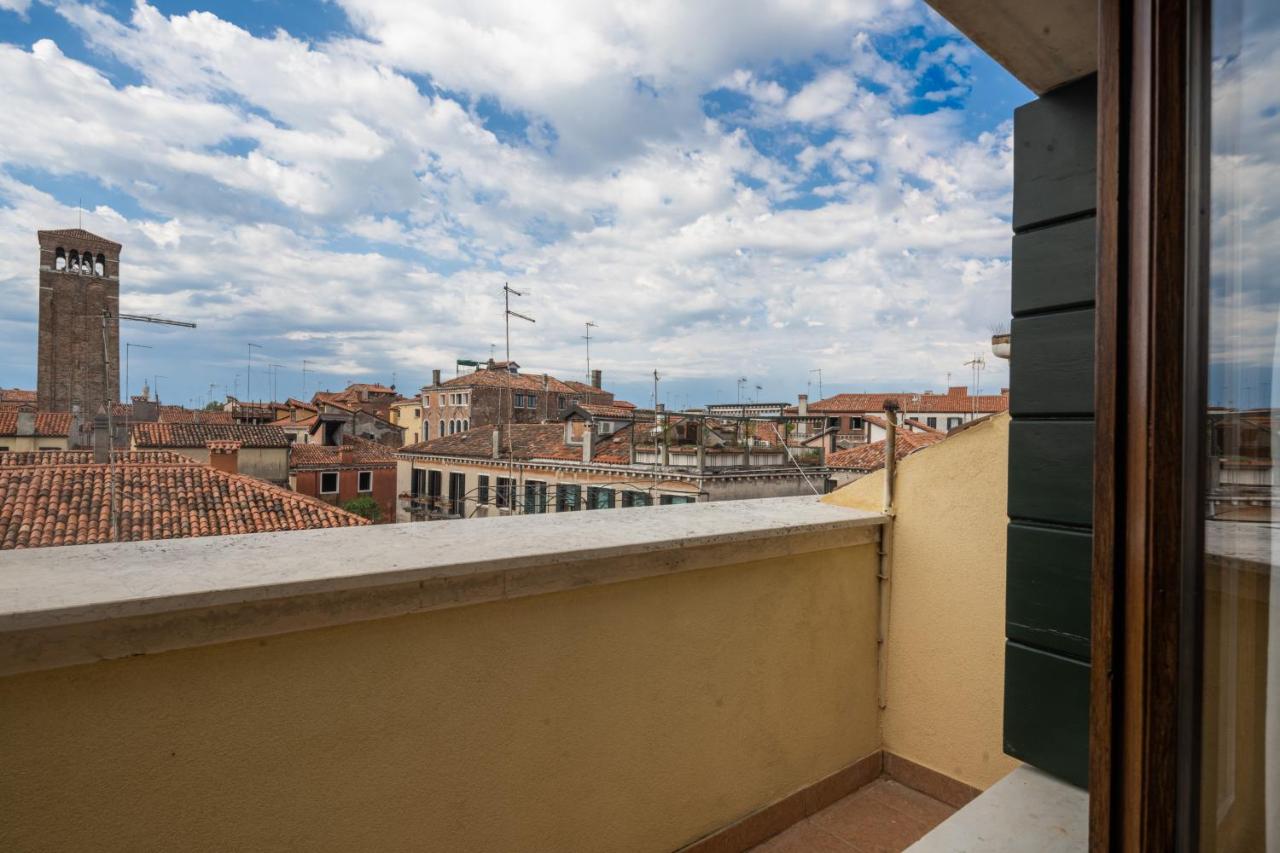 Bright Apartment On Venetian Roofs R&R - Ferienwohnung Venedig