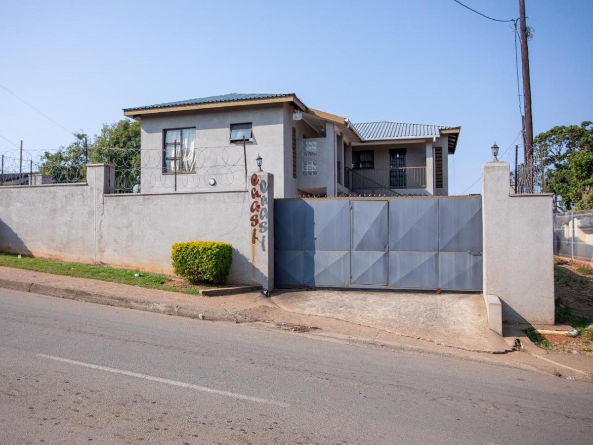 Ekasi Apartments - B&B