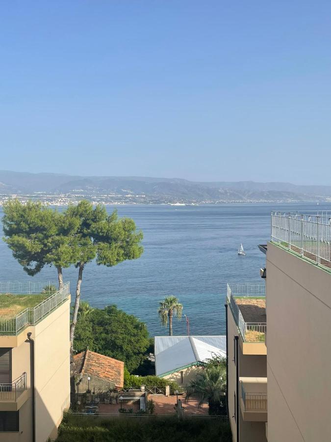 Casa Cannoni - Delizioso Appartamento Fronte Mare vista Stretto di Messina - Chambres d'hôtes Messine