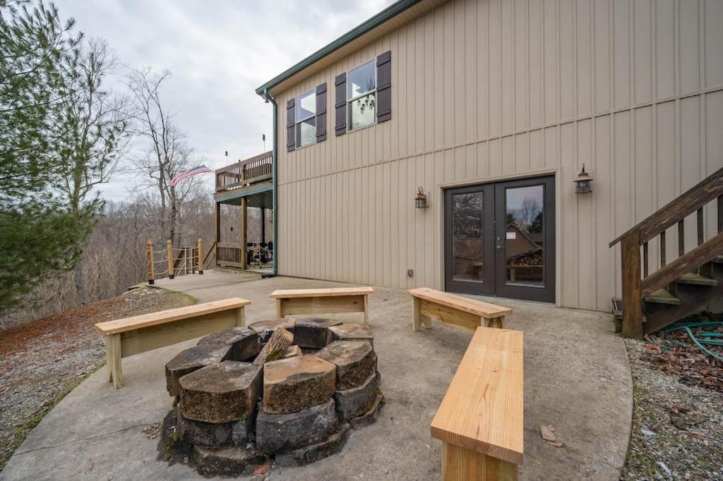 Captain's Cove Lakehouse - B&B