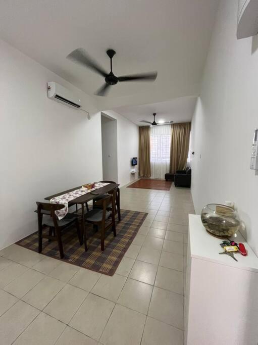 OrchidVilla Homestay at Southville Apartment - Chambres d'hôtes Kampong Parit