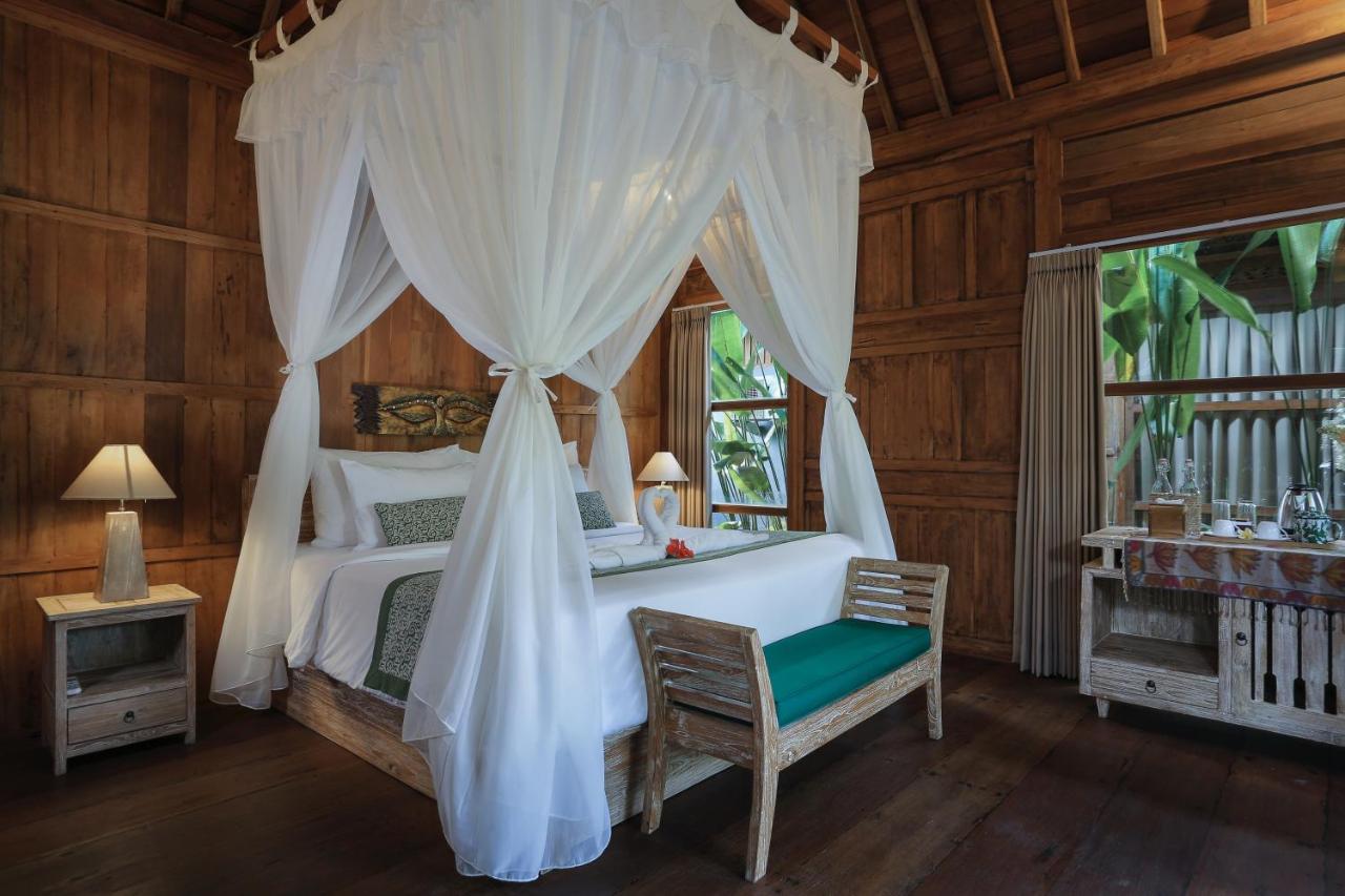 Wooden Deluxe Double Room with Garden View 