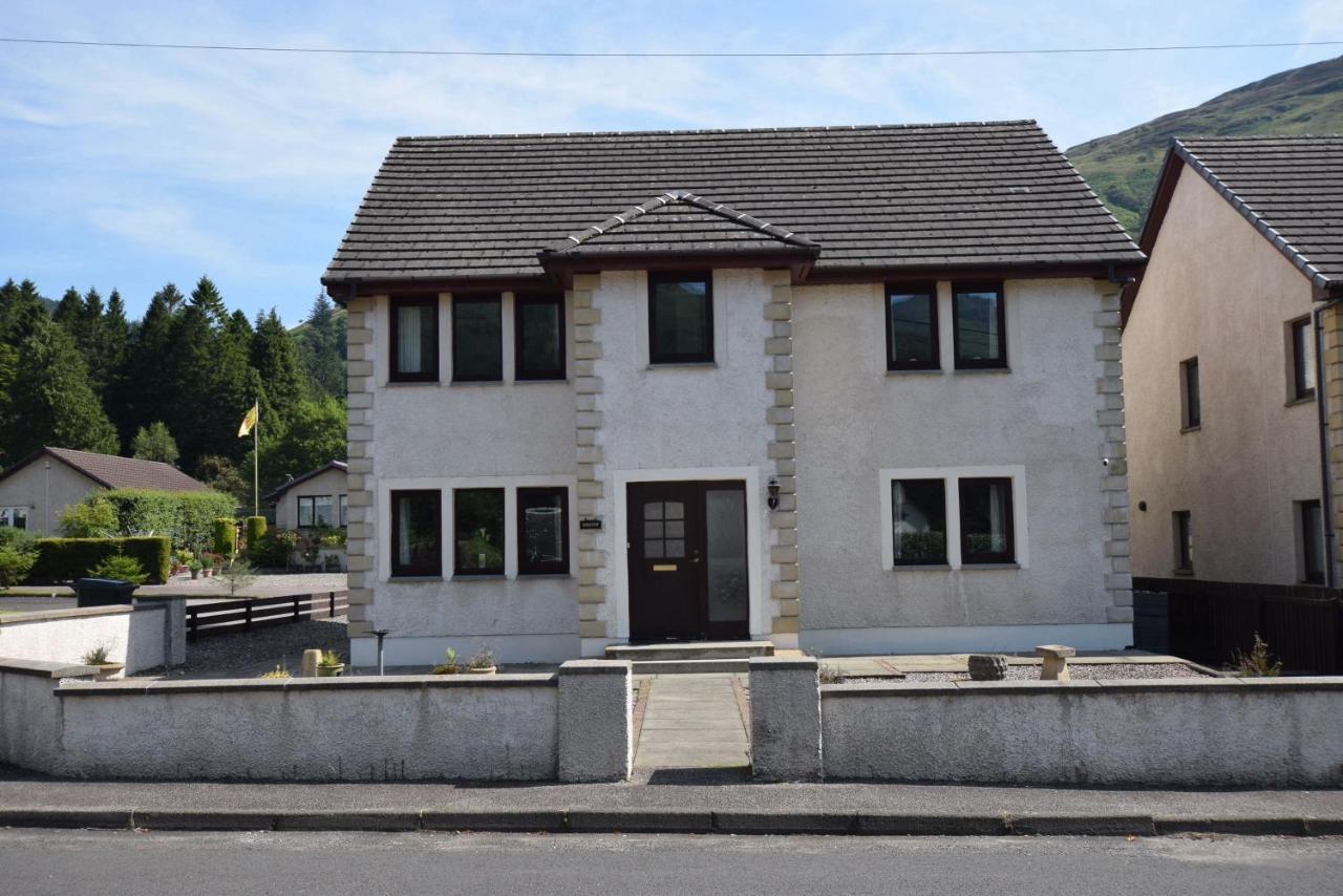 Ridgeview Villa - Partial loch view - B&B