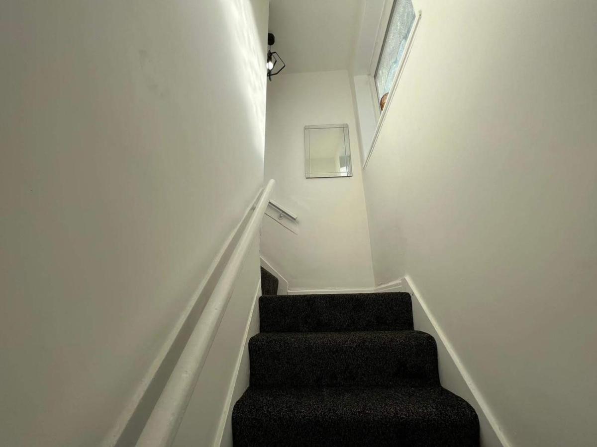 Cosy, Modern Home Near BHX, NEC and City Centre - Chambres d’hôtes Birmingham