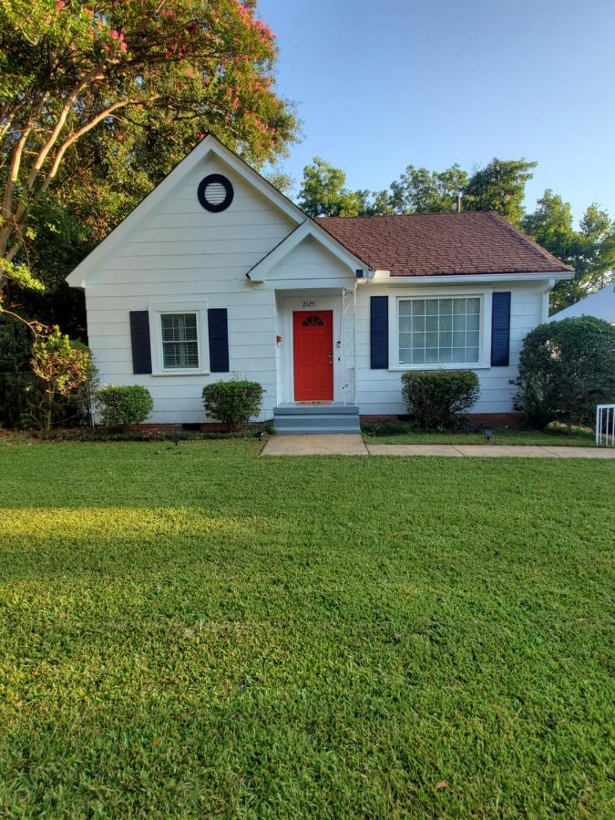 Spacious Centrally Located 3 Bed 2 Bath - Sleeps 8 - B&B