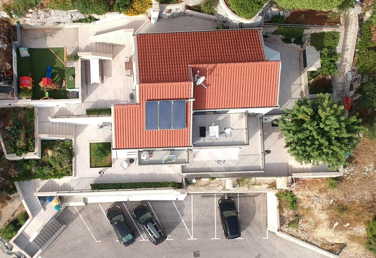 Apartmani D & J - B&B