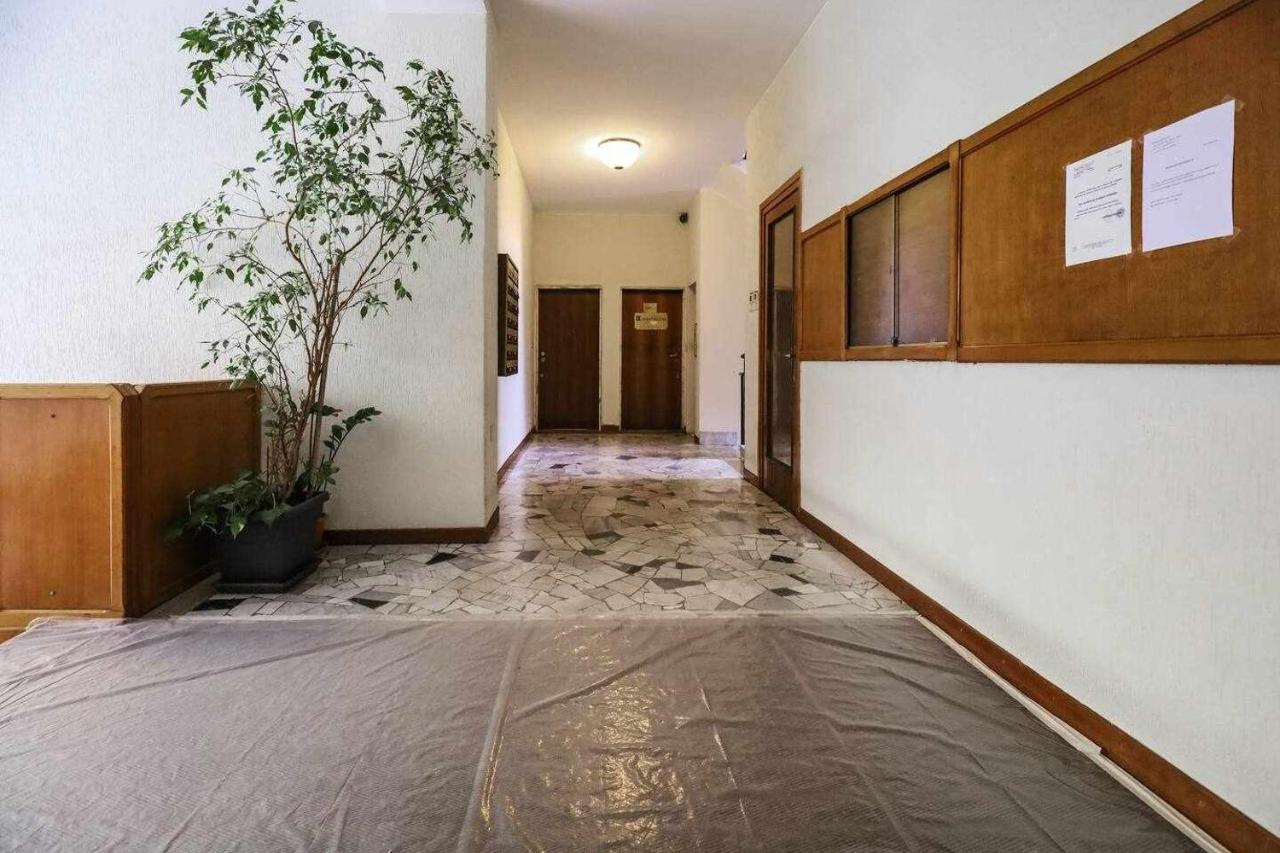 SV18C –Charming modern flat S. Ambrogio - B&B Milan