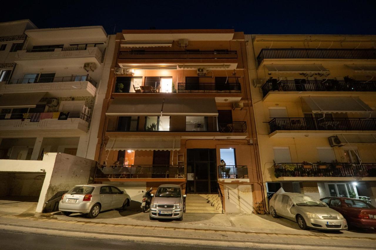 Cretan Sea View Apt 10mins to beach, old town, city - B&B