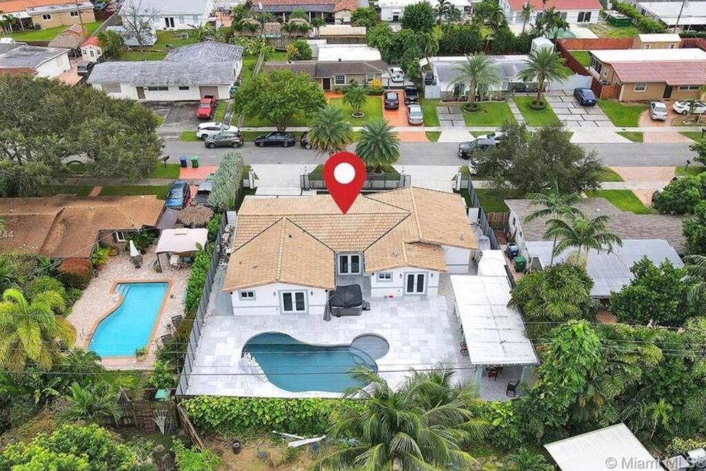 Miami House with Hot Pool-spa & Pool table L48 - B&B