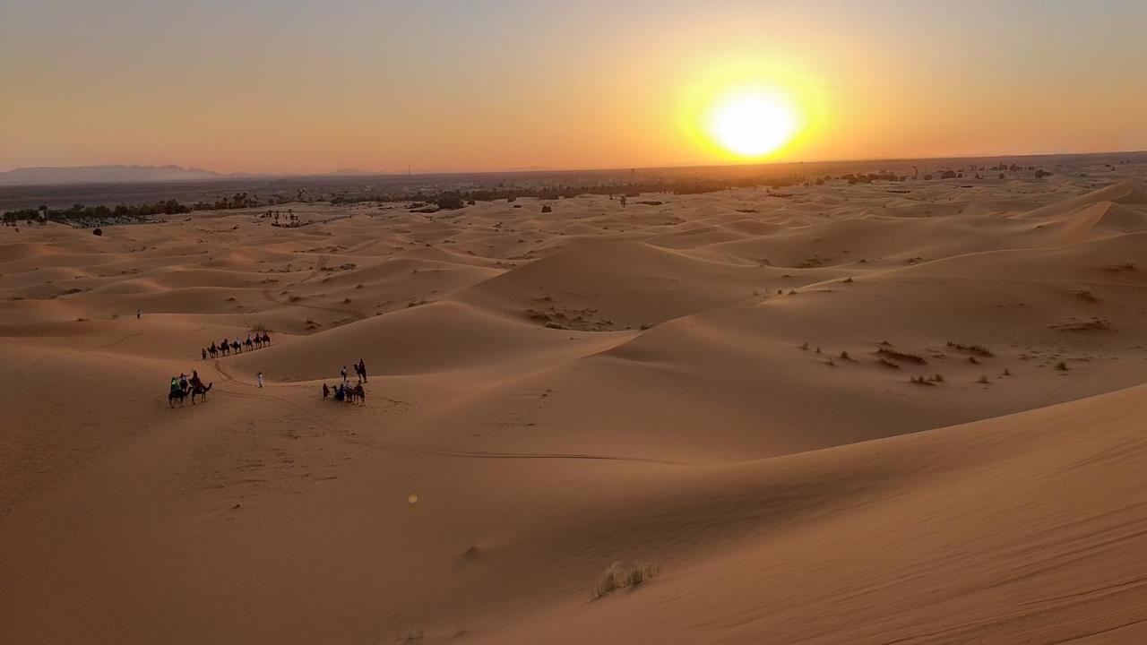 Merzouga Quiet apart &camels trecking - Chambres d'hôtes Merzouga