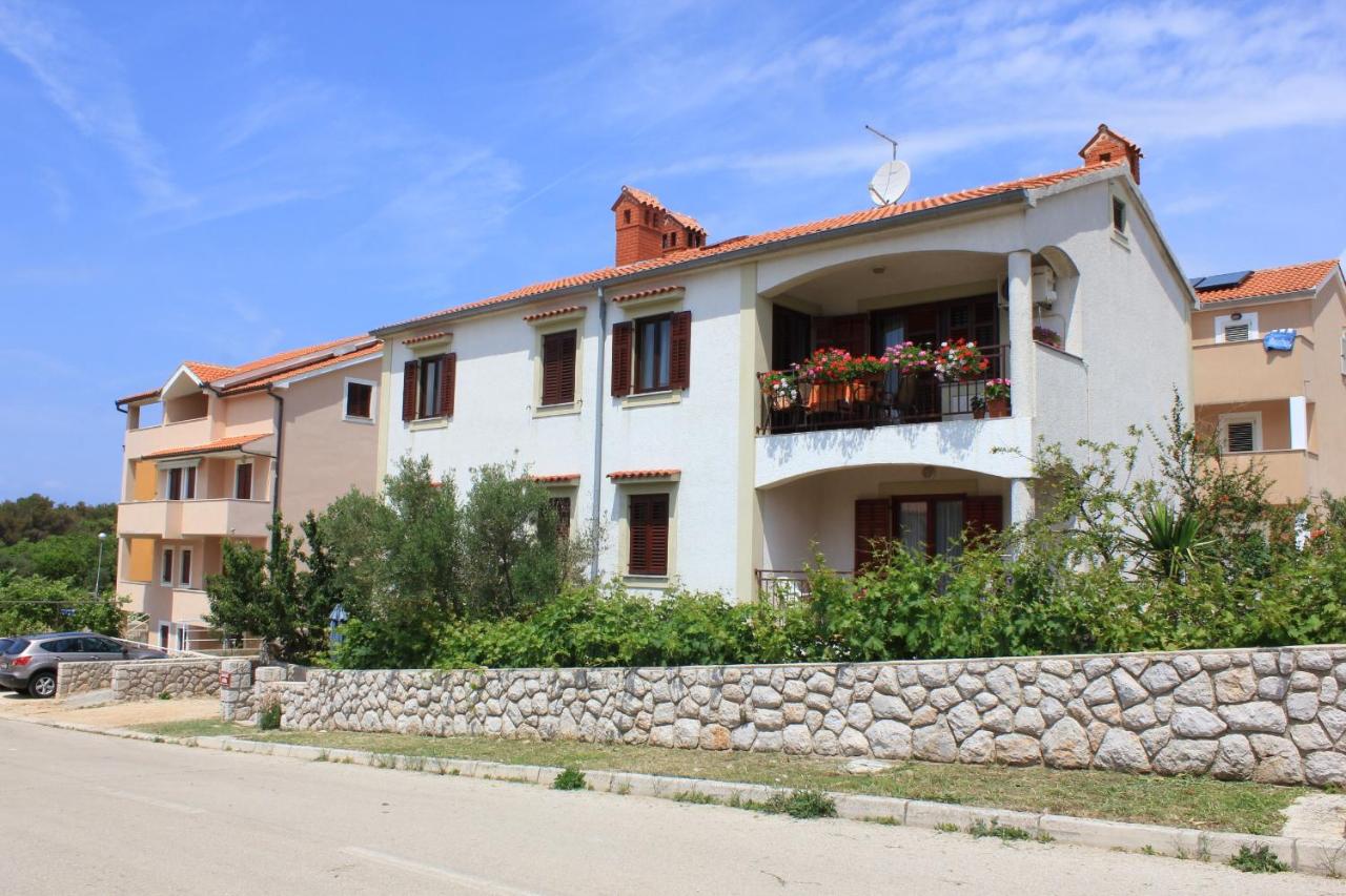 B&B Cherso - Apartments with a parking space Cres - 7983 - Bed and Breakfast Cherso