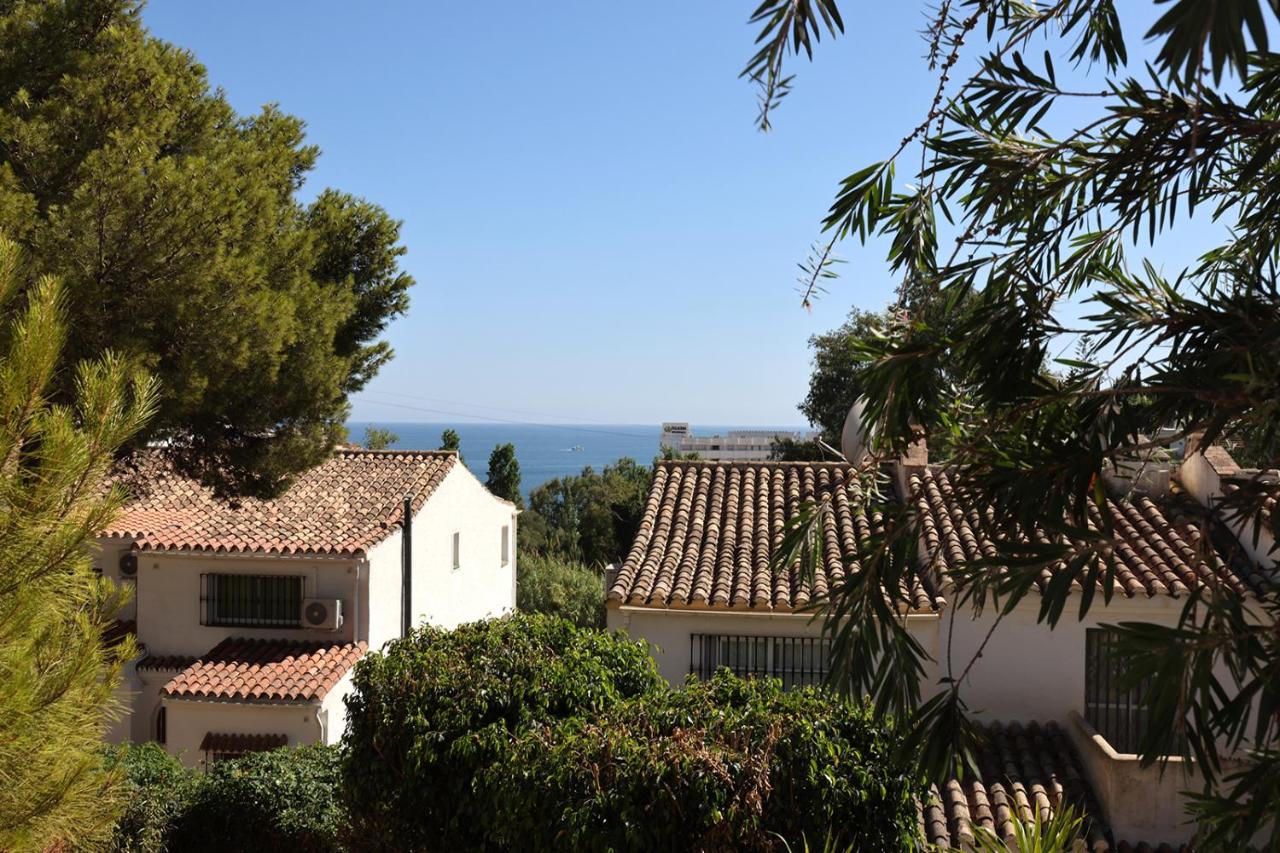 Quaint 2 Bedroom Townhouse with Pool close to Sea! - B&B