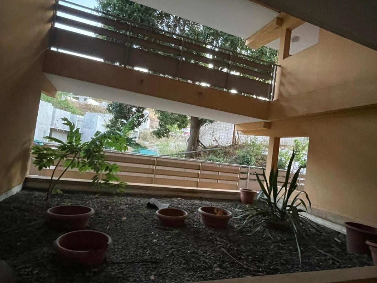 Superbe appartement avec grande terrasse couverte - B&B