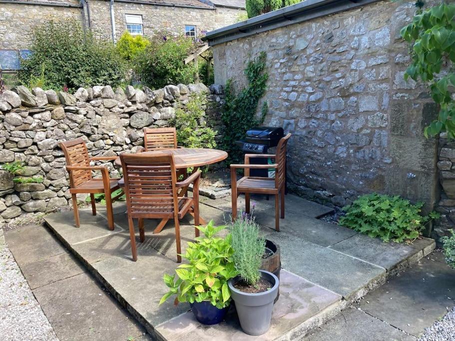 B&B Stainforth - Bluebell Cottage in the Yorkshire Dales - Bed and Breakfast Stainforth