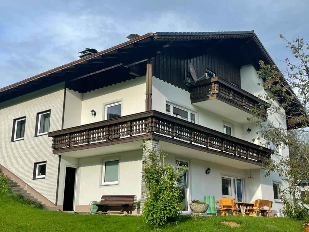 B&B Pinsdorf - Ferienwohnung ,Hoizmann` - Bed and Breakfast Pinsdorf