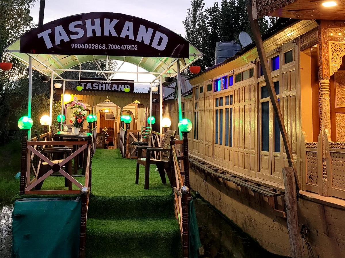 B&B Srinagar - Tashkand Houseboat - Bed and Breakfast Srinagar