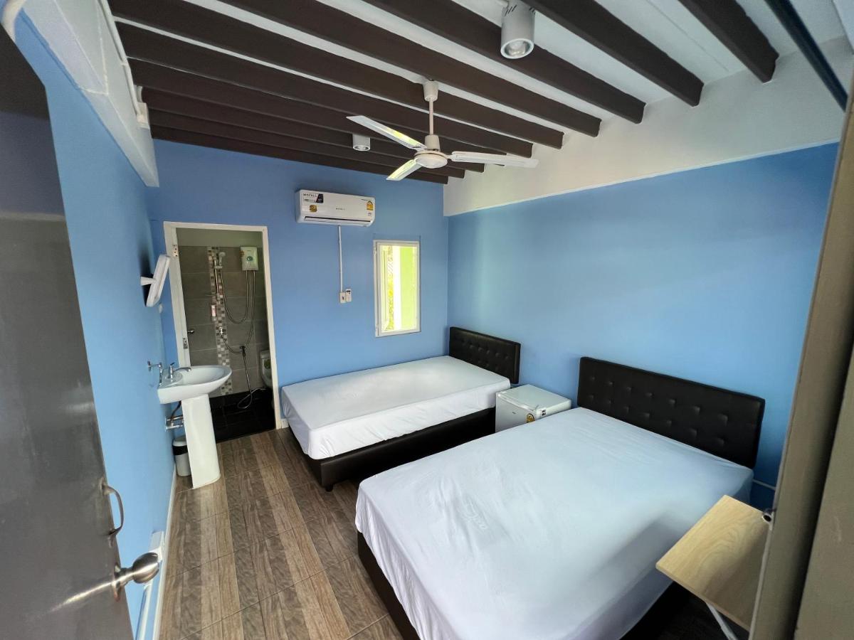 Zweibettzimmer mit eigenem Bad