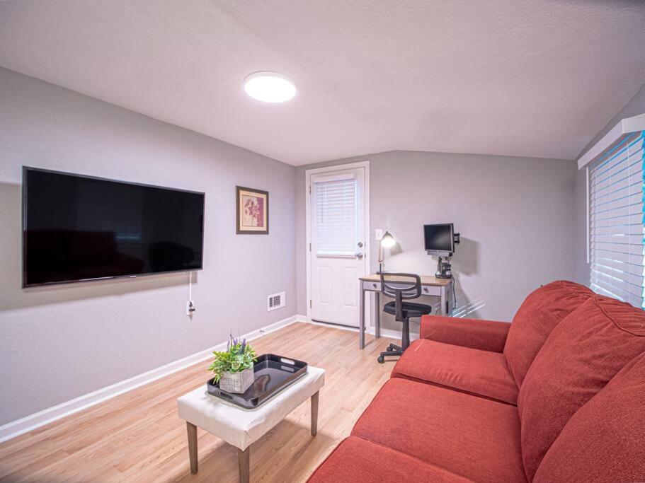 Homey Bungalow Convenient to Marietta and I-75! - B&B Marietta