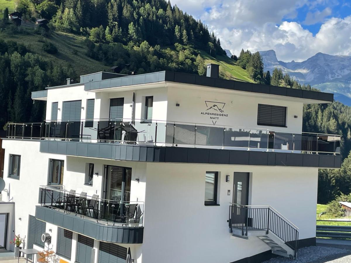 Alpenresidenz M Vermietungs KG - Ferienwohnung