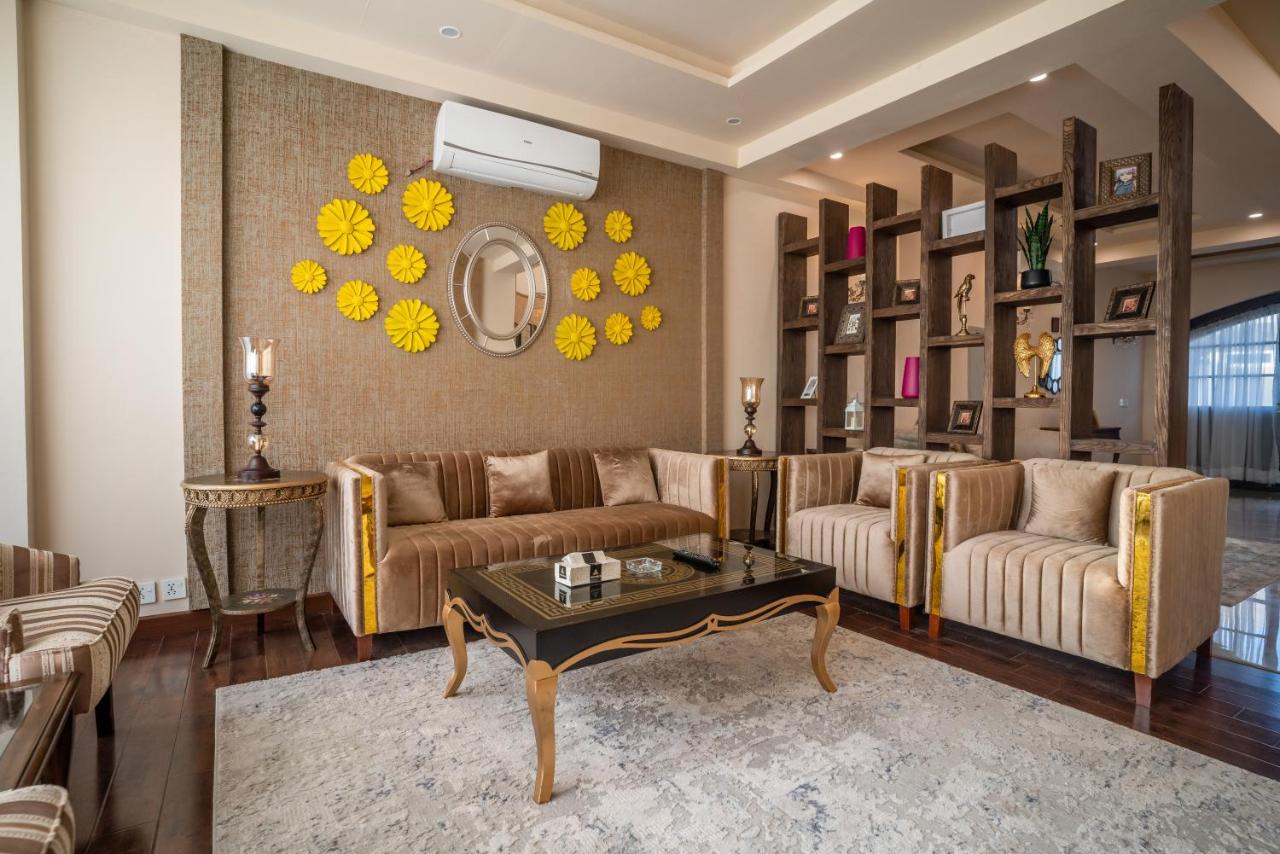 Penthouse by Shelton - B&B