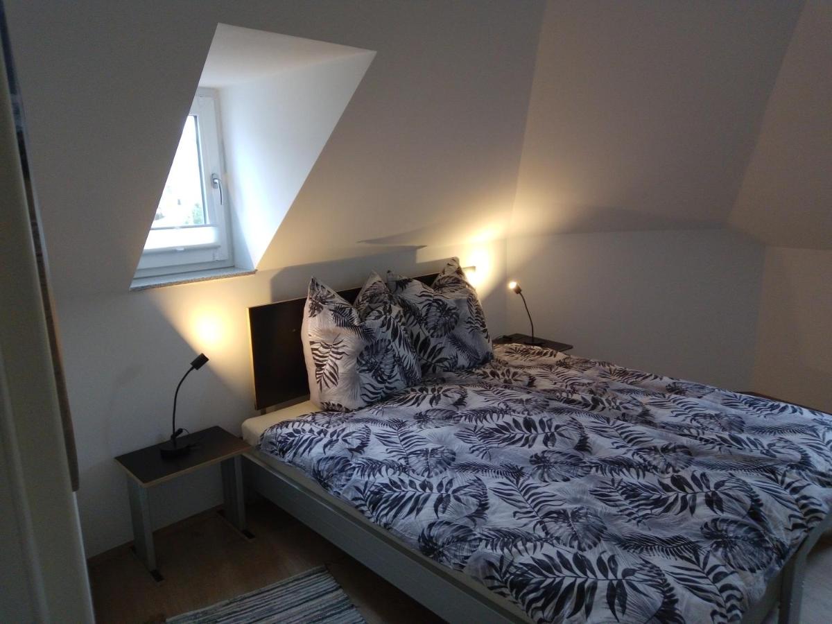 Ferienwohnung im roten Haus, die Therme ist fußläufig in 350m zu erreichen - B&B Bad Ems