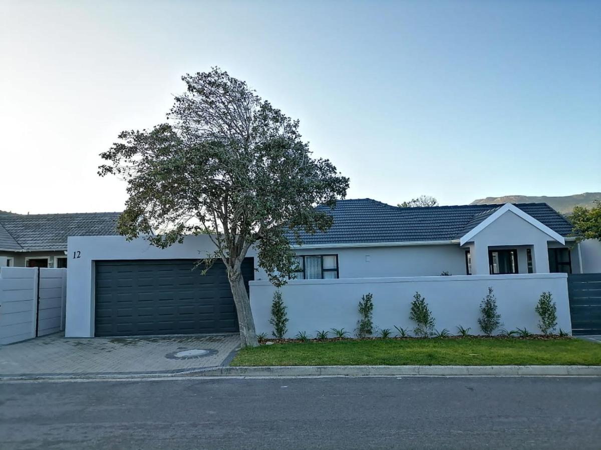 Jangada cottage sun valley fish hoek - B&B