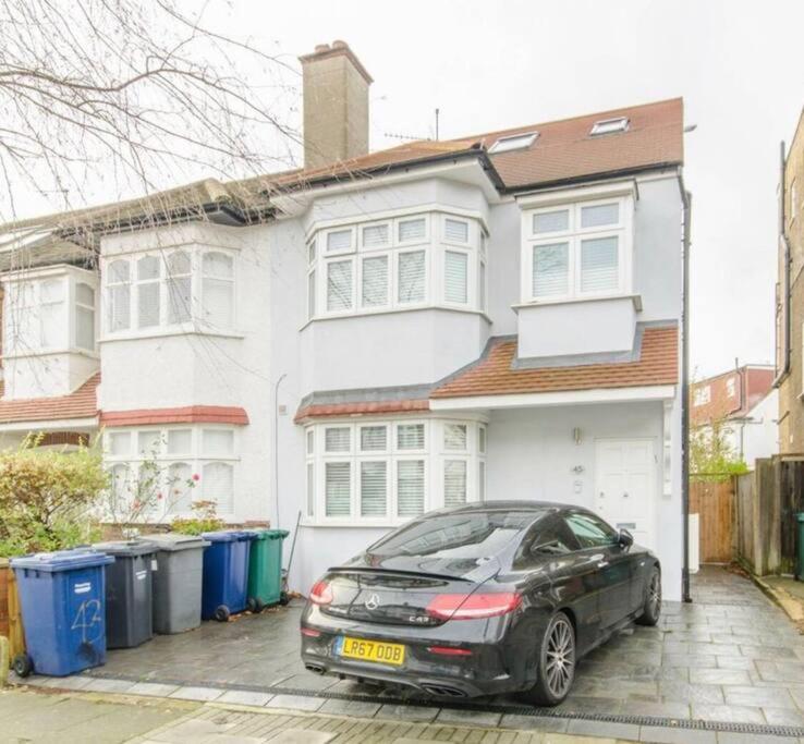 A beautiful one bedroom flat with garden & parking - B&B