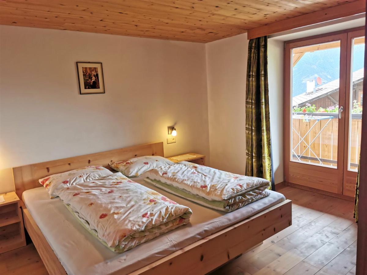 Apartment with Mountain View