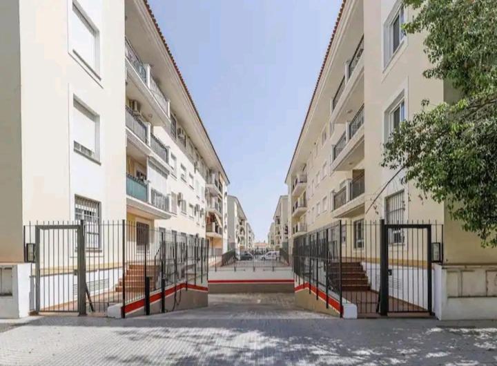 Apartamento con patio y piscina cerca de Sevilla - B&B