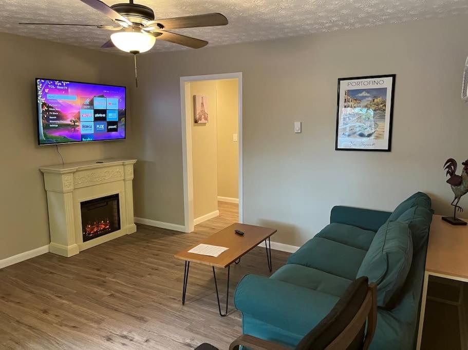 Carter #6 Two Bedroom Apartment near Xavier - Bed and Breakfast