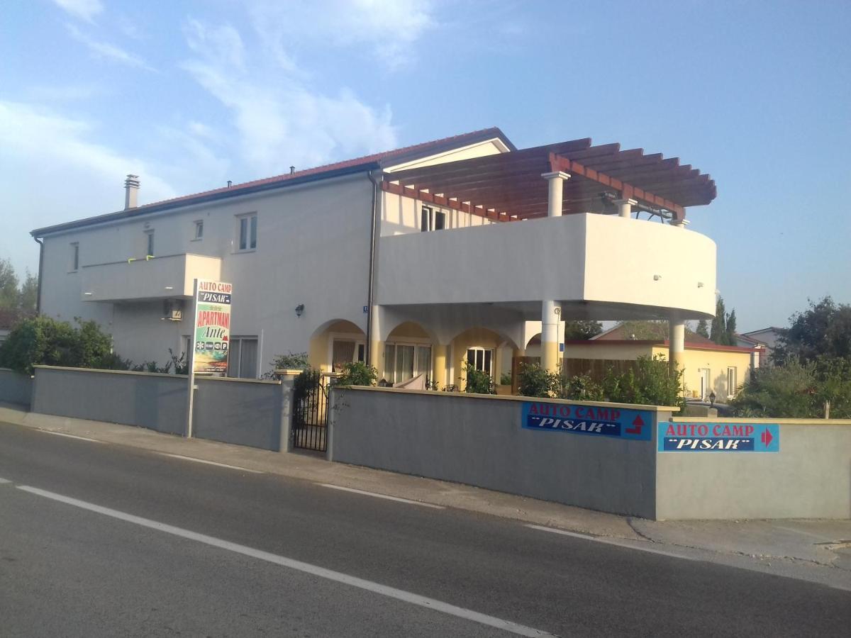 B&B Seline - Apartments with a parking space Seline, Paklenica - 12460 - Bed and Breakfast Seline