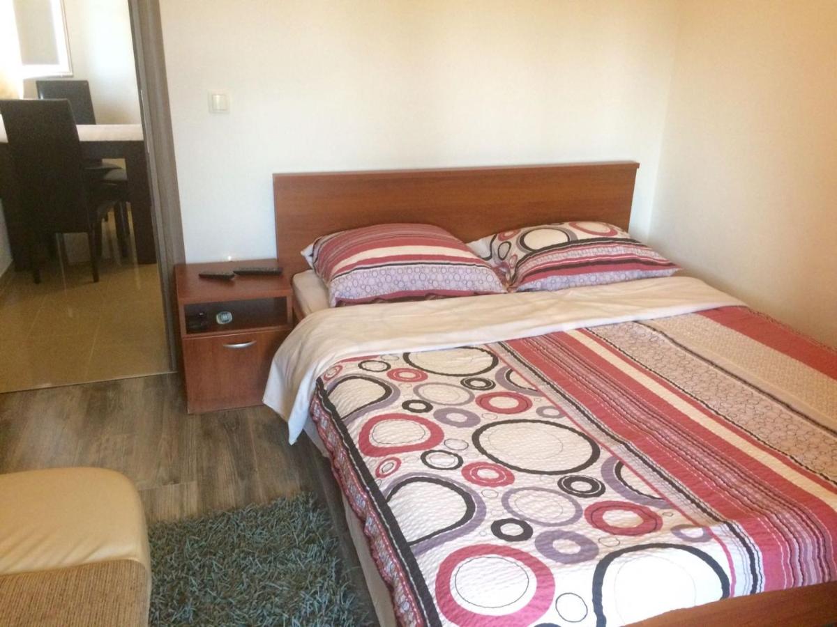 Apartamento de 1 dormitorio con balcón y vistas al mar