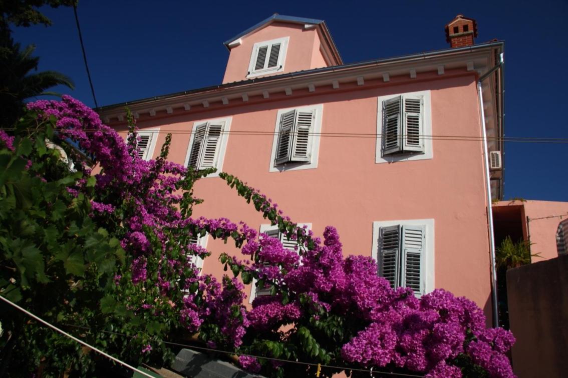 B&B Veli Losinj - Apartments by the sea Mali Losinj (Losinj) - 12634 - Bed and Breakfast Veli Losinj