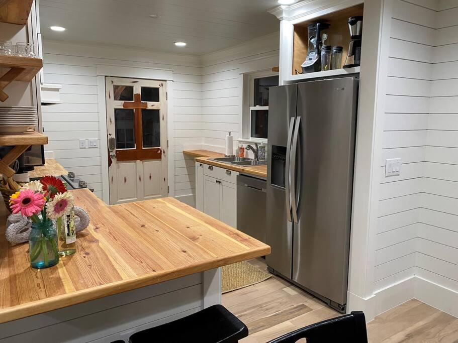 Walk to Bay Street and Historic Downtown Beaufort! Close to Parris Island MCRD!! - Chambres d'hôtes Beaufort