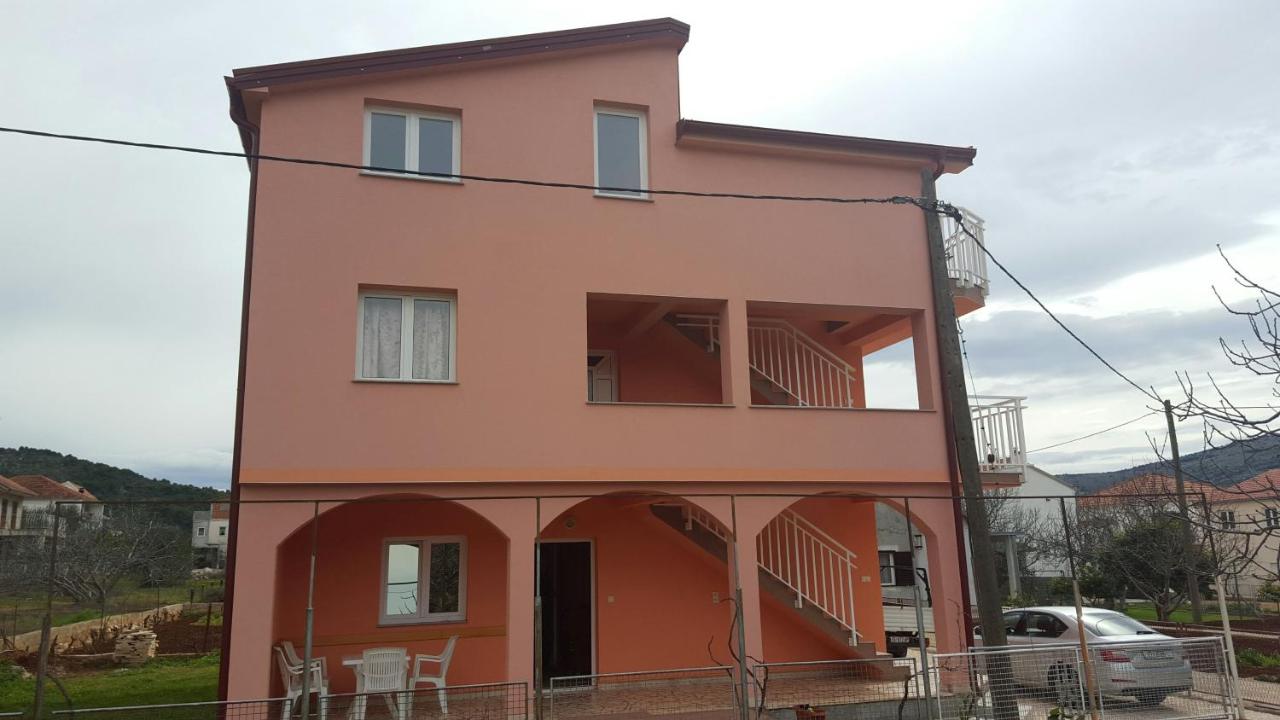 B&B Marina - Apartments with a parking space Poljica, Trogir - 14803 - Bed and Breakfast Marina