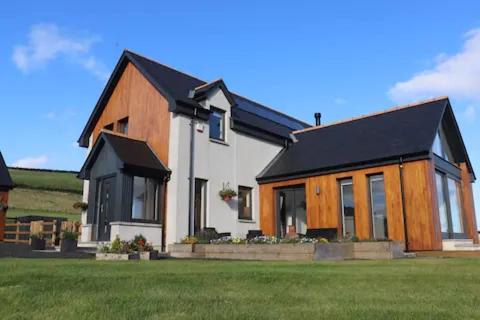 B&B Auchenblae - The Cottage - spacious getaway with stunning views - Bed and Breakfast Auchenblae