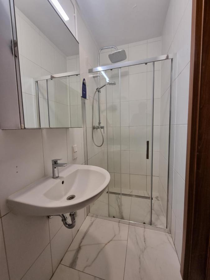 Driepersoonskamer met Eigen Badkamer