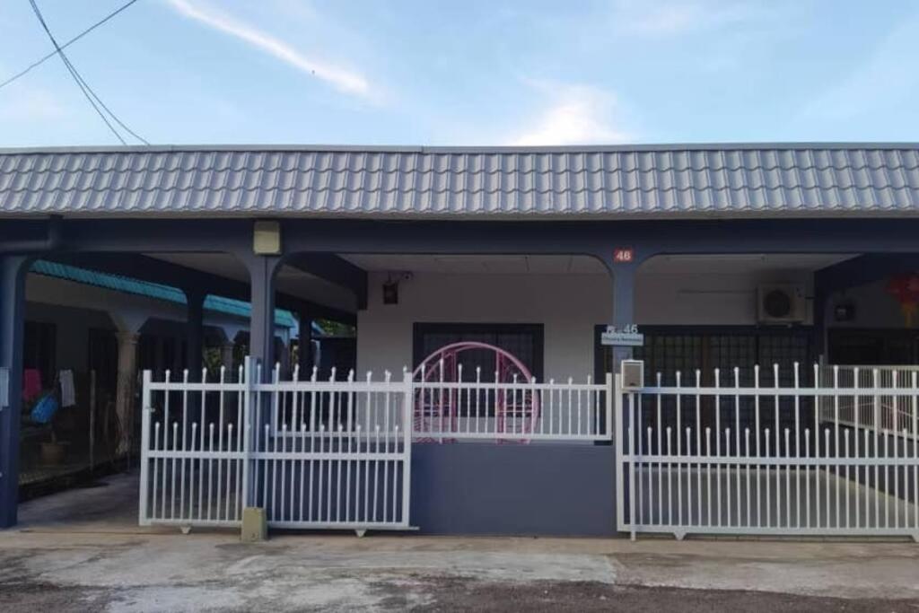 Mersing Spacious 3bedroom with free parking space - B&B Mersing