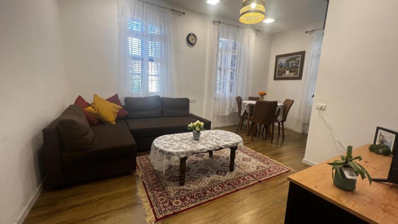 Ben Gurion (1) 42 - Bed and Breakfast Haifa