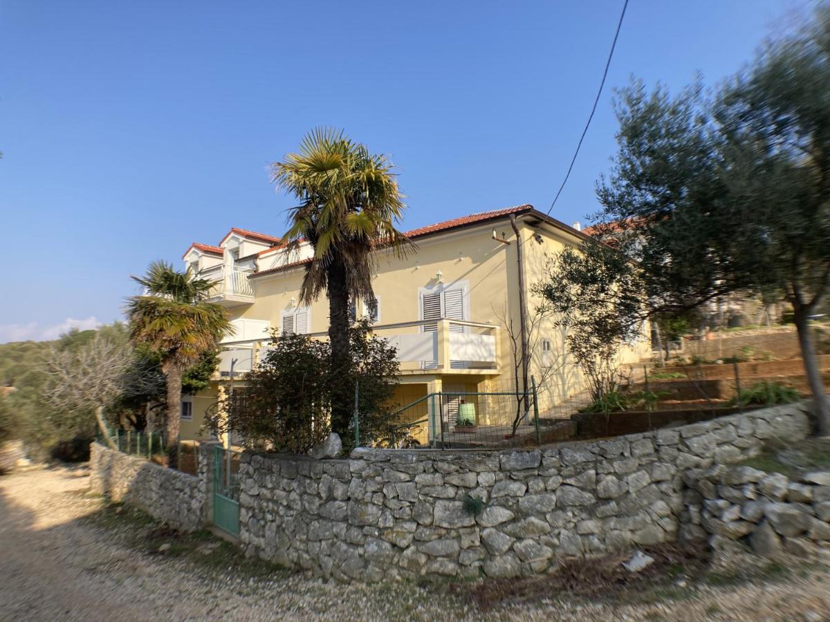 B&B Lun - Apartments by the sea Lun, Pag - 9395 - Bed and Breakfast Lun
