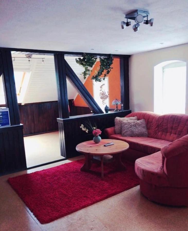 Gemütliche 3 Raum Wohnung im Dachgeschoss - B&B