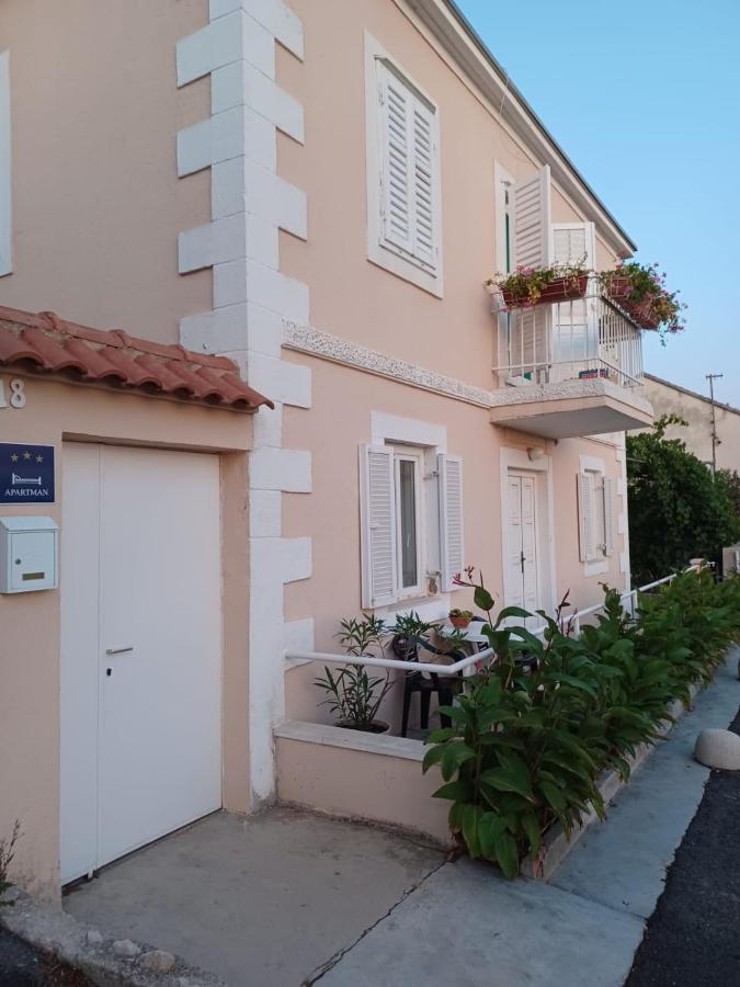 Apartment Scolari - B&B Brodarica